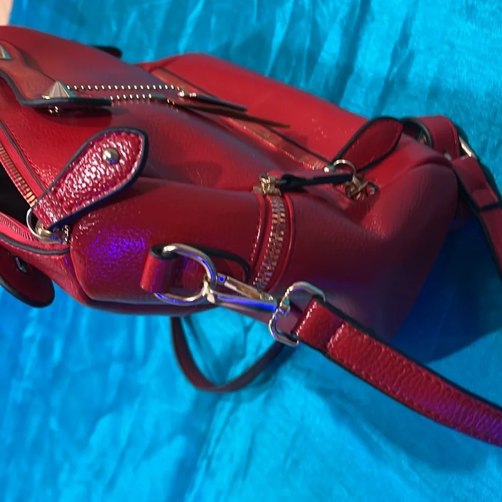 Red Purse - Picture 5 of 7